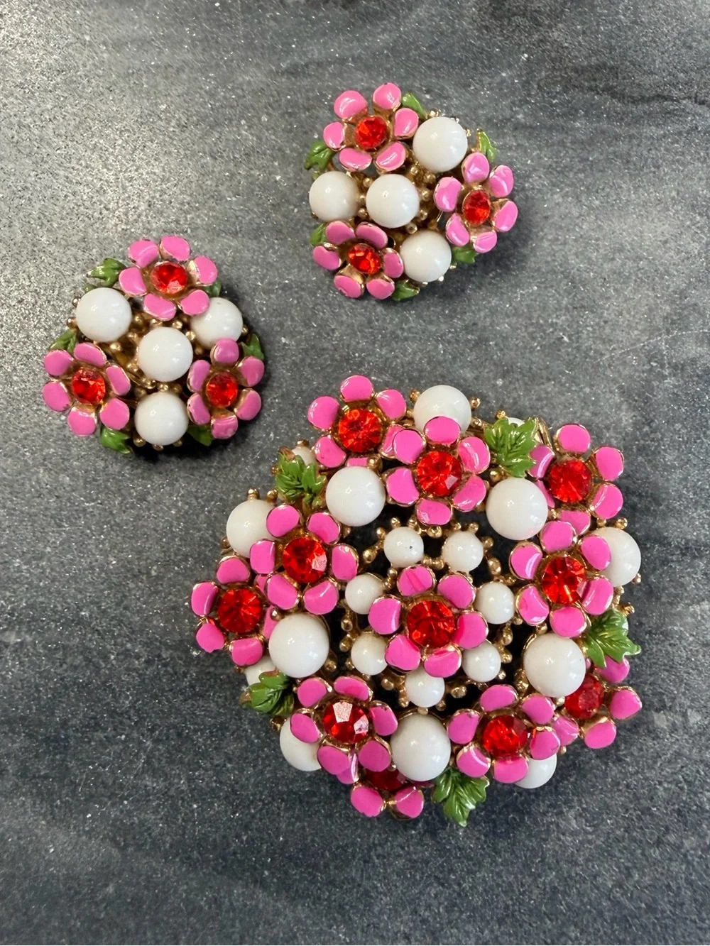 Vintage Pink Flower Power Beaded Brooch Rhinestone Clip On Earrings Set